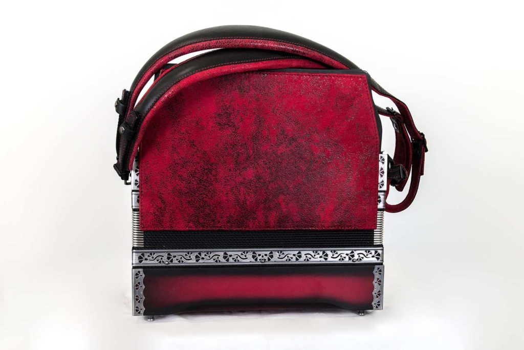 Rojc_harmonike_rdeča_mat_3