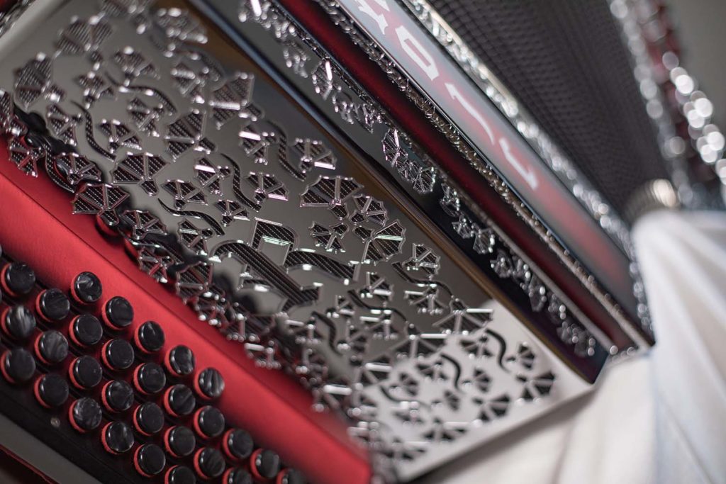 Rojc_harmonike_rdeča_mat_krom4