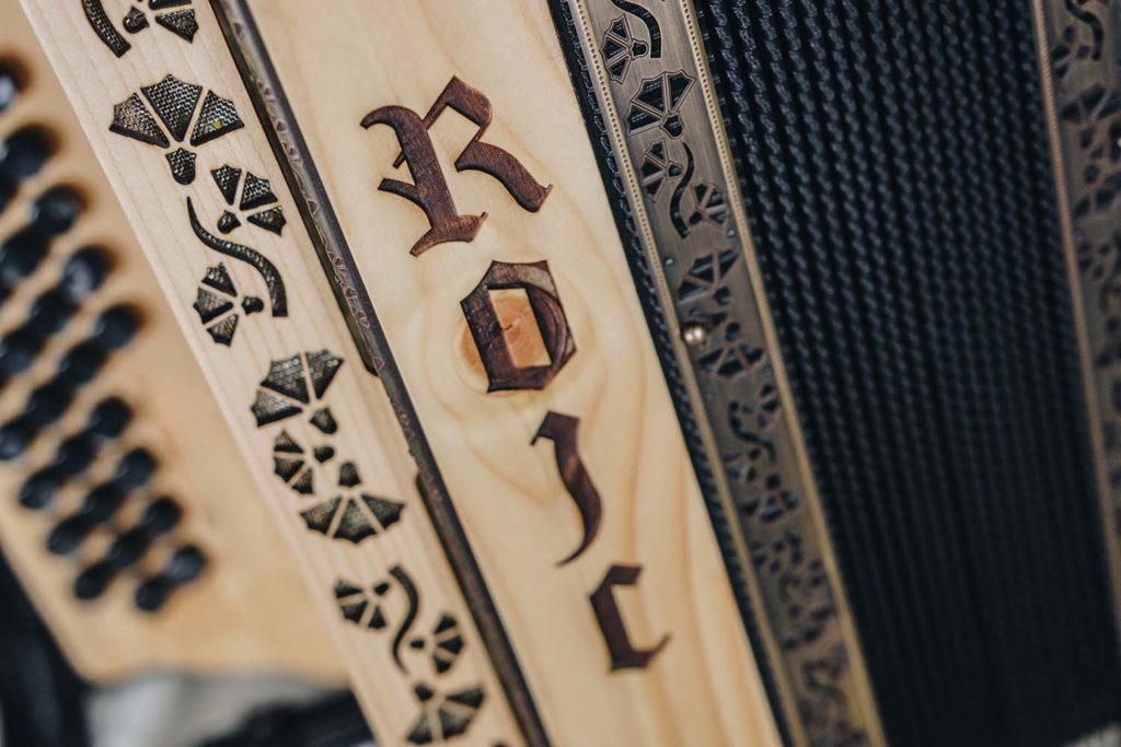 Rojc_harmonike_smreka4